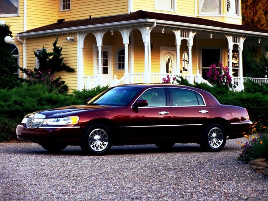  Lincoln Town Car 1998 года  (фото 7 из 77)